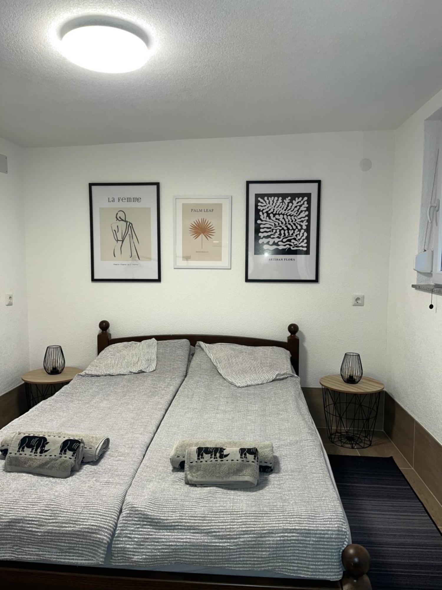 Studio Apartman Azra คูเลนวาคูฟ ภายนอก รูปภาพ