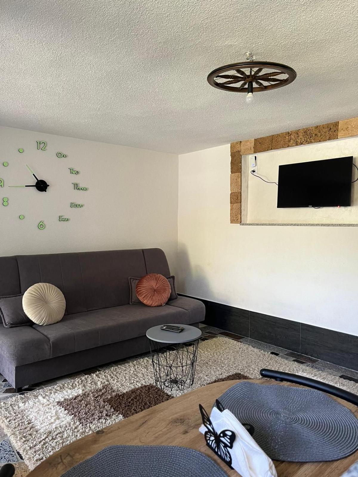 Studio Apartman Azra คูเลนวาคูฟ ภายนอก รูปภาพ
