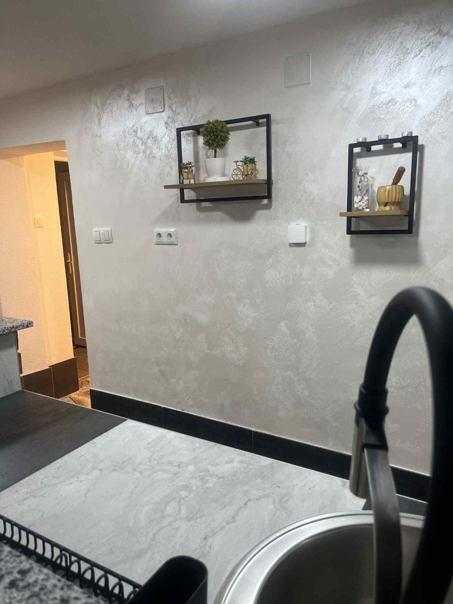 Studio Apartman Azra คูเลนวาคูฟ ภายนอก รูปภาพ